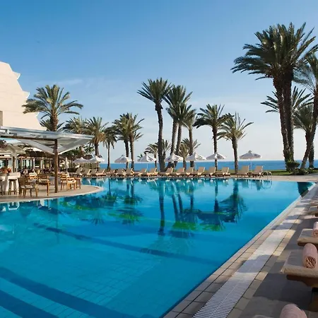 Constantinou Bros Pioneer Beach Hotel