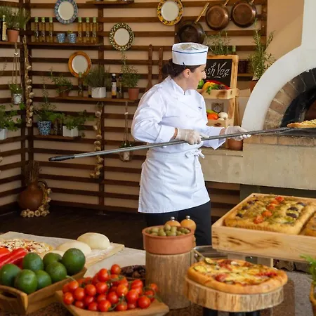 Constantinou Bros Pioneer Beach Hotel Paphos